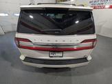Thumbnail of 2018 White Platinum Metallic Tri-Coat Lincoln Navigator