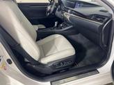 Thumbnail of 2017 Eminent White Pearl Lexus ES 350