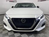 Thumbnail of 2022 Pearl White Tricoat Nissan Altima