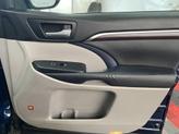 Thumbnail of 2014 Nautical Blue Metallic Toyota Highlander