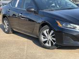Thumbnail of 2025 Super Black Nissan Altima
