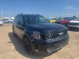 Photo of 2024 Ebony Black Kia Telluride