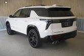 Thumbnail of 2024 Iridescent Pearl Tricoat Chevrolet Traverse