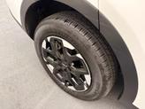 Thumbnail of 2024 Glacial White Pearl Kia Sorento