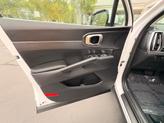 Thumbnail of 2024 Glacial White Pearl Kia Sorento