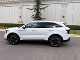 Thumbnail of 2024 Glacial White Pearl Kia Sorento