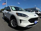 Photo of 2022 Star White Ford Escape