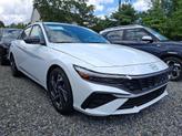 Photo of 2025 White Hyundai ELANTRA