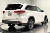 Thumbnail of 2019 Blizzard Pearl Toyota Highlander Hybrid