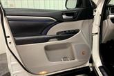 Thumbnail of 2019 Blizzard Pearl Toyota Highlander Hybrid