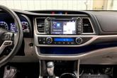 Thumbnail of 2019 Blizzard Pearl Toyota Highlander
