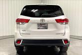 Thumbnail of 2019 Blizzard Pearl Toyota Highlander