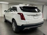 Thumbnail of 2022 Crystal White Tricoat Cadillac XT5