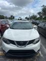 Photo of 2017 Glacier White Nissan Rogue Sport