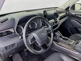 Thumbnail of 2022 Midnight Black Metallic Toyota Highlander Hybrid