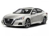 Photo of 2020 Pearl White Tricoat Nissan Altima