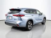 Thumbnail of 2022 Moon Dust Toyota Highlander
