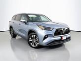 Photo of 2022 Moon Dust Toyota Highlander
