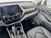 Thumbnail of 2022 Moon Dust Toyota Highlander