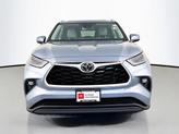 Thumbnail of 2022 Moon Dust Toyota Highlander