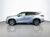 Thumbnail of 2022 Moon Dust Toyota Highlander