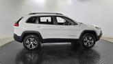 Thumbnail of 2018 Bright White Clearcoat Jeep Cherokee
