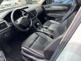 Thumbnail of 2018 Pure White Volkswagen Atlas