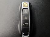 Thumbnail of 2019 White Porsche Cayenne
