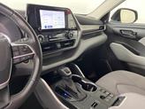 Thumbnail of 2024 Moon Dust Toyota Highlander