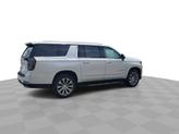 Thumbnail of 2025 Iridescent Pearl Tricoat Chevrolet Suburban