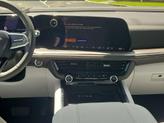 Thumbnail of 2025 Iridescent Pearl Tricoat Chevrolet Suburban