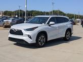 Thumbnail of 2022 Wind Chill Pearl Toyota Highlander