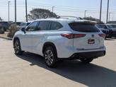Thumbnail of 2022 Wind Chill Pearl Toyota Highlander