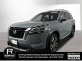 Photo of 2024 Boulder Gray Pe Nissan Pathfinder