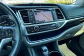 Thumbnail of 2015 Blizzard Pearl Toyota Highlander