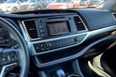Thumbnail of 2019 Blizzard Pearl Toyota Highlander