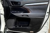 Thumbnail of 2019 Blizzard Pearl Toyota Highlander