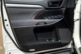 Thumbnail of 2019 Blizzard Pearl Toyota Highlander