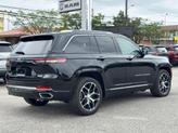 Thumbnail of 2023 Diamond Black Crystal Pearlcoat Jeep Grand Cherokee 4xe