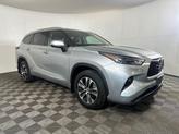 Thumbnail of 2022 Celestial Silver Metallic Toyota Highlander