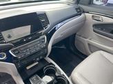 Thumbnail of 2022 Lunar Silver Metallic Honda Pilot