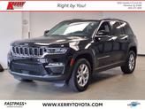 Photo of 2022 Diamond Black Crystal Pearlcoat Jeep Grand Cherokee