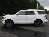 Thumbnail of 2021 Oxford White Ford Expedition