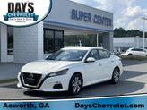 Photo of 2022 Glacier White Nissan Altima