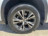 Thumbnail of 2017 White Toyota Highlander