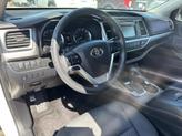 Thumbnail of 2017 White Toyota Highlander