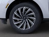 Thumbnail of 2025 Crystal White Metallic Clearcoat Lincoln Navigator