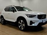 Thumbnail of 2026 Crystal White Volvo XC40