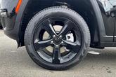Thumbnail of 2025 Diamond Black Crystal Pearlcoat Jeep Grand Cherokee L