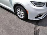 Thumbnail of 2021 Bright White Clearcoat Chrysler Pacifica